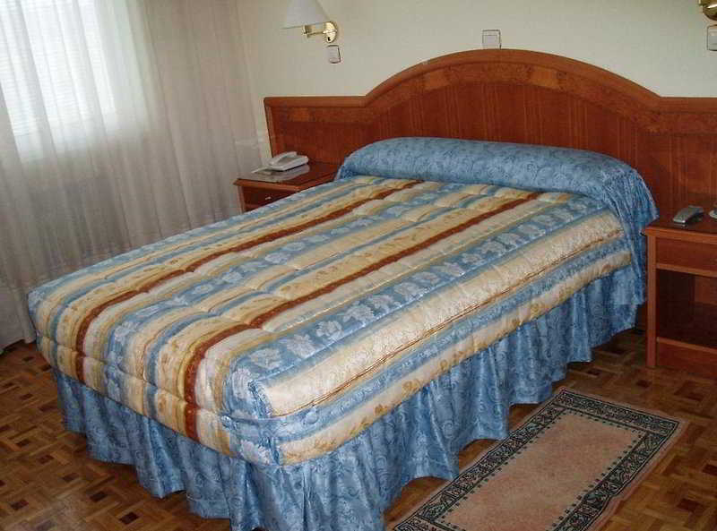 Hotel Buenos Aires Villafría de Burgos Extérieur photo